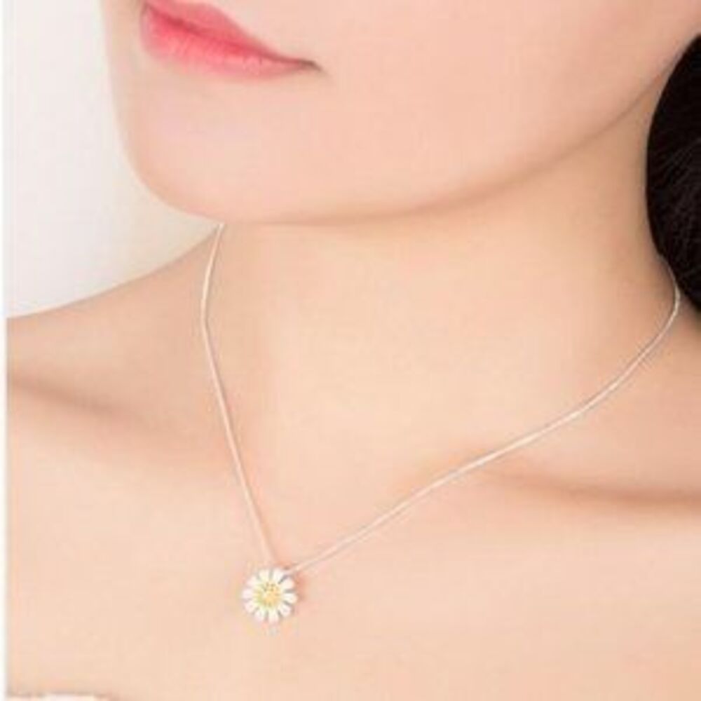NEW 925 Sterling Silver Two Tone Daisy Necklace